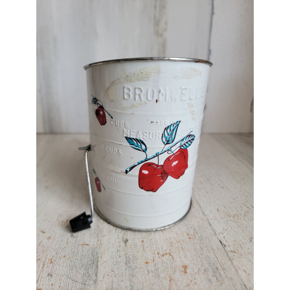 Vintage Bromwell flour sifter Apple design metal kitchen accessory home